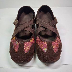 Skechers slip-on ballet flats 8M